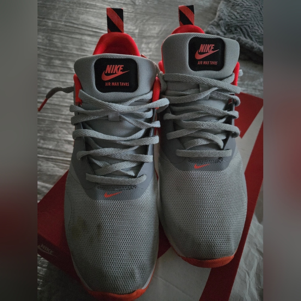 Men's NIKE AIR MAX TAVAS ESSENTIAL - Picture 2 of 6